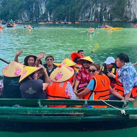 Lotus Boutique Cruise Hotel Ha Long Buitenkant foto
