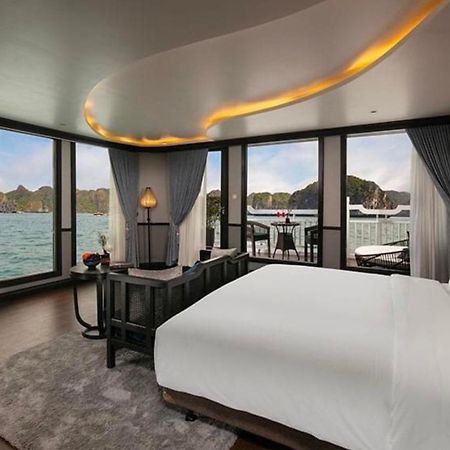 Lotus Boutique Cruise Hotel Ha Long Buitenkant foto