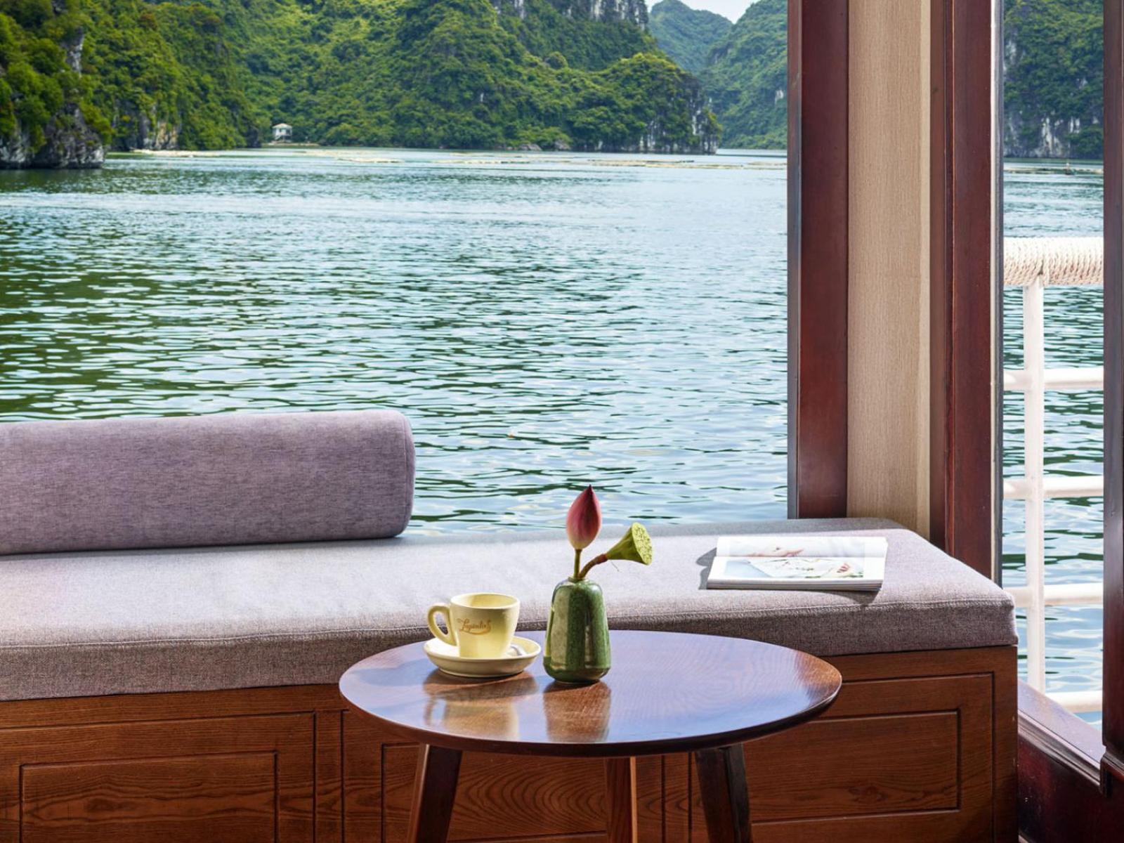 Lotus Boutique Cruise Hotel Ha Long Buitenkant foto