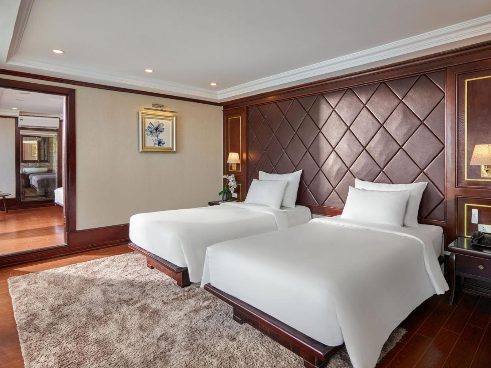 Lotus Boutique Cruise Hotel Ha Long Buitenkant foto