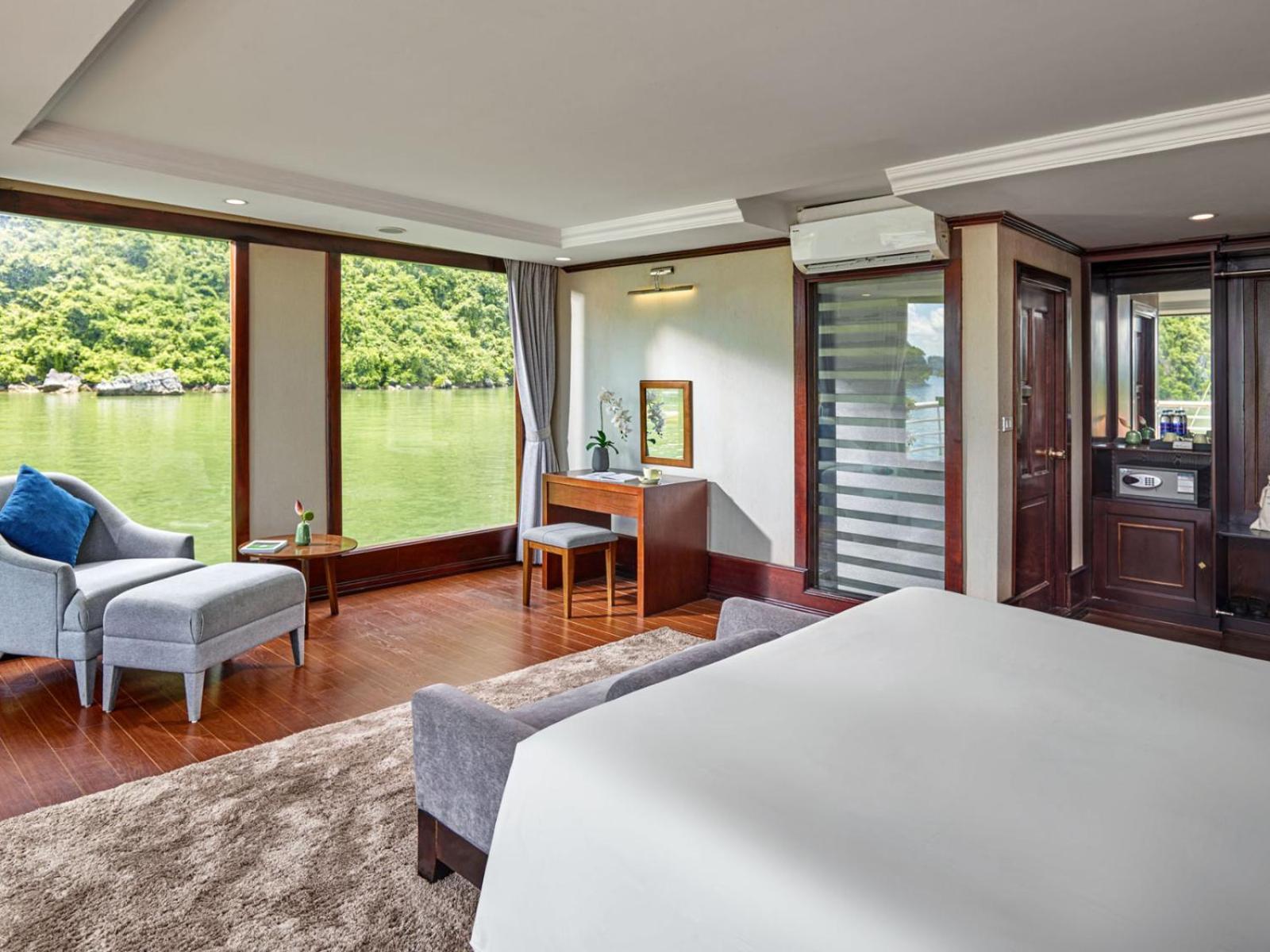 Lotus Boutique Cruise Hotel Ha Long Buitenkant foto