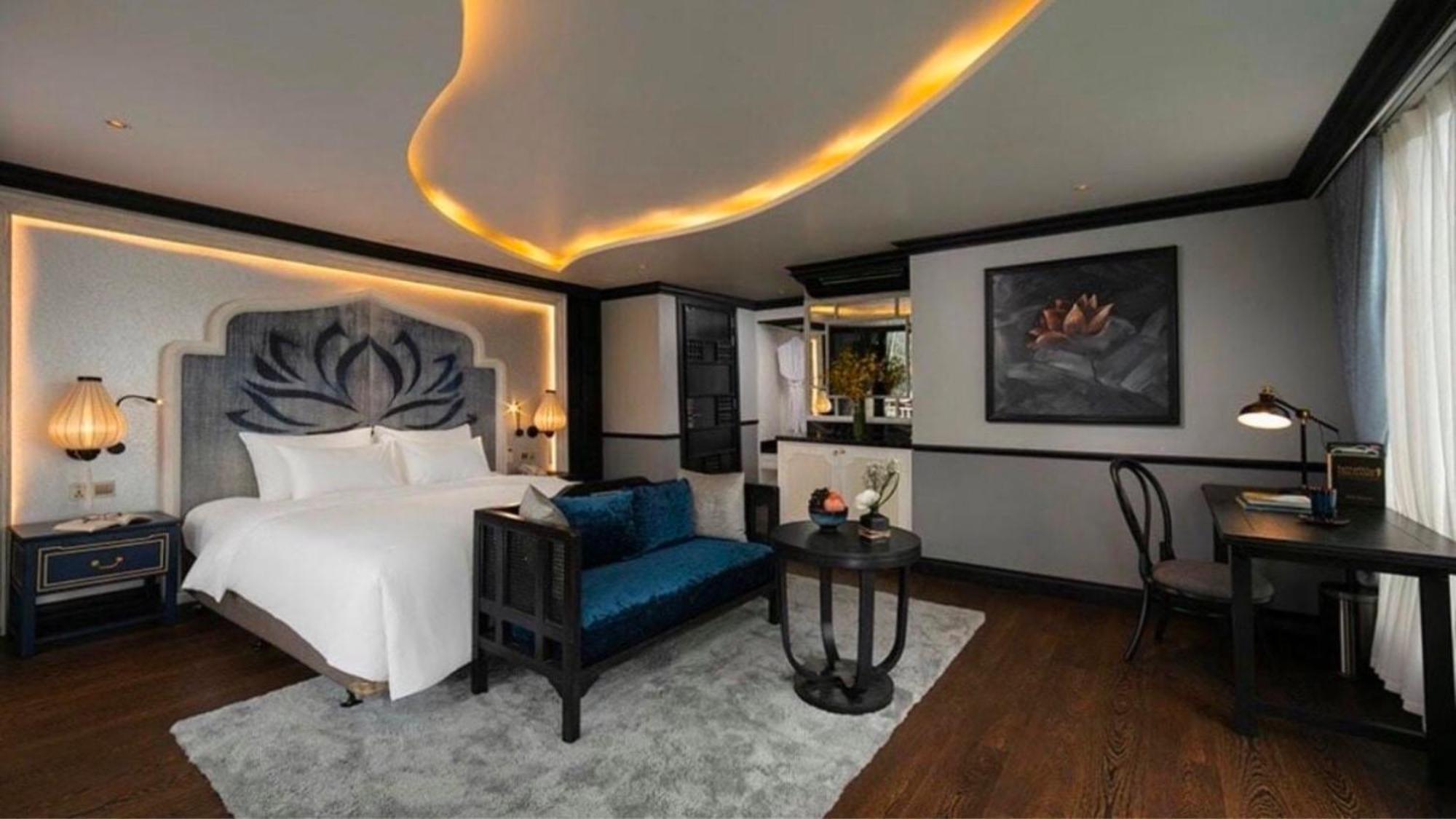Lotus Boutique Cruise Hotel Ha Long Buitenkant foto