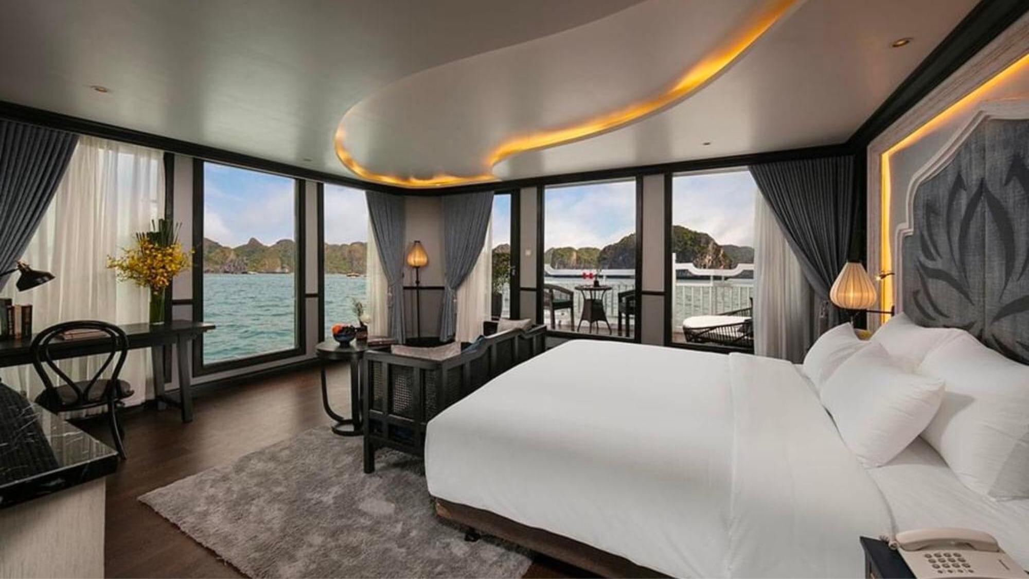 Lotus Boutique Cruise Hotel Ha Long Buitenkant foto